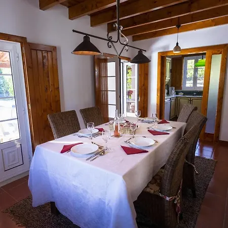 Casa Dos Cedros - By Acasadasviagens אריסרייה