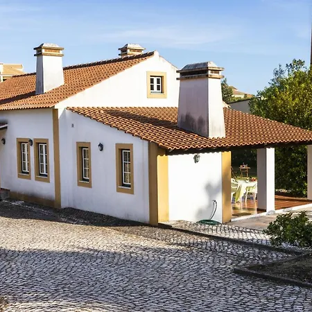 בית נופש Casa Dos Cedros - By Acasadasviagens אריסרייה
